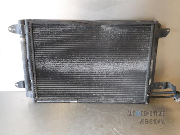 Air conditioning radiator from a Volkswagen Golf V (1K1) 2.0 TDI 16V 2005