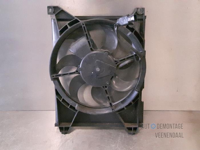 Ventilateur clim d'un Kia Magentis (GD) 2.5 V6 2004