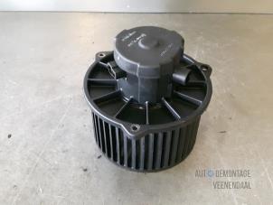 Usados Motor de ventilador de calefactor Kia Magentis (GD) 2.5 V6 Precio € 42,00 Norma de margen ofrecido por Autodemontage Veenendaal BV