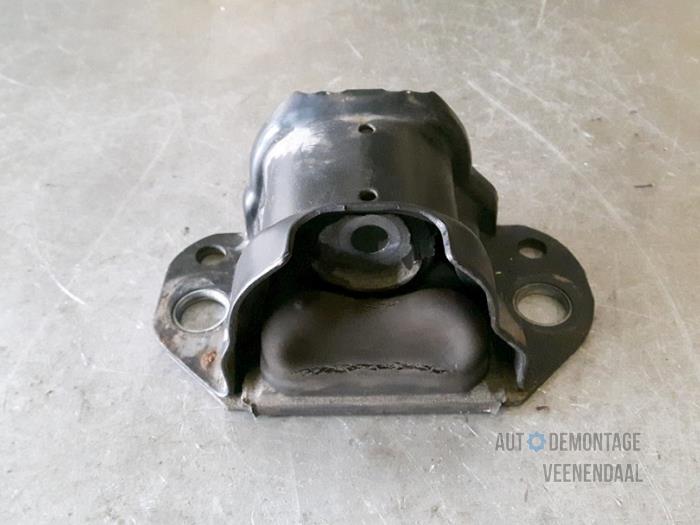 Usagé Support moteur Renault Kangoo (KC) 1.2 16V Prix € 9,90 Règlement à la marge proposé par Autodeleninkleur