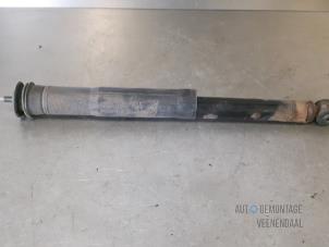 Used Rear shock absorber, right Toyota Yaris II (P9) 1.0 12V VVT-i Price € 9,45 Margin scheme offered by Autodemontage Veenendaal BV