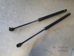 Used Set of tailgate gas struts Opel Astra H (L48) 1.4 16V Twinport Price € 13,65 Margin scheme offered by Autodemontage Veenendaal BV
