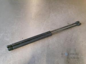 Used Set of tailgate gas struts Opel Astra G (F08/48) 1.8 16V Price € 10,50 Margin scheme offered by Autodemontage Veenendaal BV