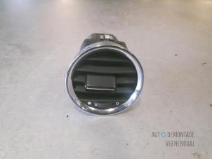 Usados Rejilla de aire de salpicadero Fiat 500 (312) 1.2 69 Precio € 15,75 Norma de margen ofrecido por Autodemontage Veenendaal BV
