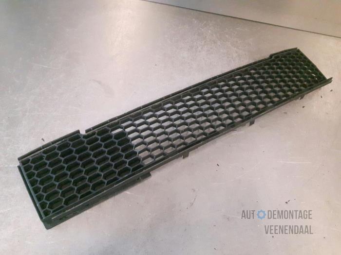 Używane Grill Fiat 500 (312) 1.2 Cena € 27,50 Procedura marży oferowane przez Autodeleninkleur