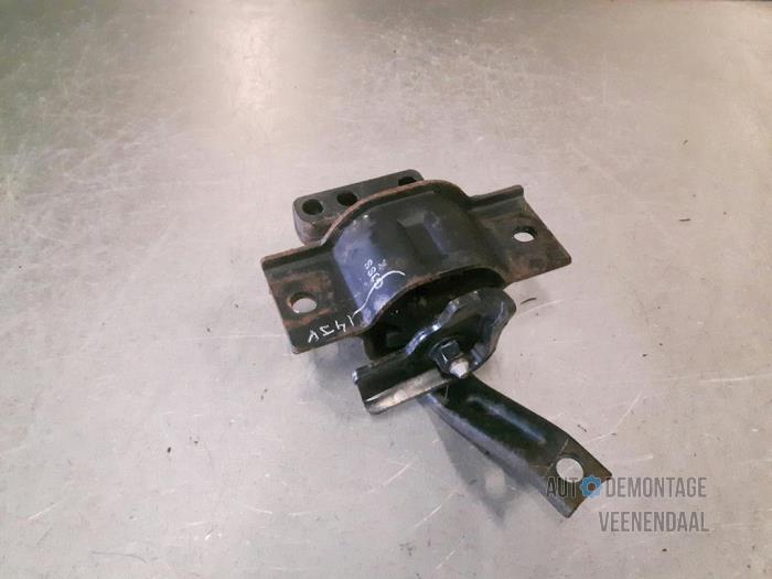 Used Engine mount Hyundai i10 (F5) 1.2i 16V Price € 14,00 Margin scheme offered by Autodeleninkleur