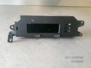Usagé Display unité de contrôle multi media Hyundai i20 1.2i 16V Prix € 25,00 Règlement à la marge proposé par Autodemontage Veenendaal BV