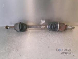 Used Front drive shaft, left Renault Clio III (BR/CR) 1.5 dCi 85 Price € 10,00 Margin scheme offered by Autodemontage Veenendaal BV