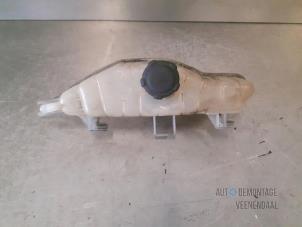 Used Expansion vessel Renault Clio III (BR/CR) 1.5 dCi 85 Price € 5,00 Margin scheme offered by Autodemontage Veenendaal BV