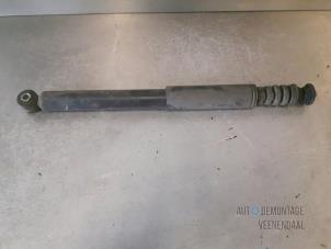 Used Rear shock absorber, right Renault Clio III (BR/CR) 1.5 dCi 85 Price € 8,00 Margin scheme offered by Autodemontage Veenendaal BV