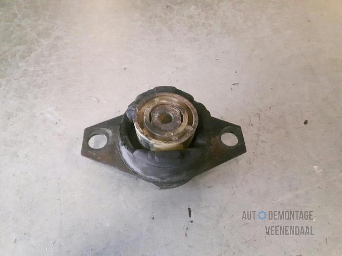 Used Engine mount Fiat Seicento (187) 0.9 SPI Price € 19,00 Margin scheme offered by Autodeleninkleur