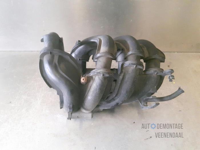 Używane Kolektor dolotowy Volvo S40 (MS) 1.6 16V Cena € 150,00 Procedura marży oferowane przez Autodeleninkleur