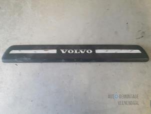 Usados Embellecedor Volvo S40 (MS) 1.6 16V Precio € 10,00 Norma de margen ofrecido por Autodemontage Veenendaal BV