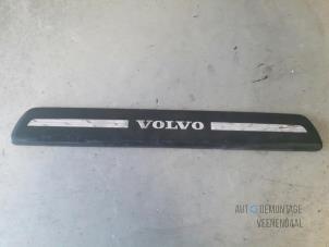 Usados Embellecedor Volvo S40 (MS) 1.6 16V Precio € 10,00 Norma de margen ofrecido por Autodemontage Veenendaal BV