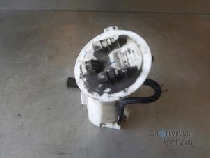 Used Electric fuel pump Opel Astra H GTC (L08) 1.9 CDTi 120 Price € 16,00 Margin scheme offered by Autodemontage Veenendaal BV
