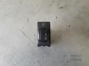 Used AIH headlight switch Nissan Micra (K12) 1.2 16V Price € 5,00 Margin scheme offered by Autodemontage Veenendaal BV