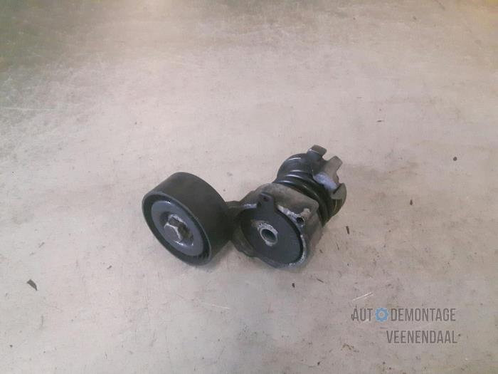 Usados Rodillo tensor correa múltiple Volkswagen Fox (5Z) 1.2 Precio € 10,00 Norma de margen ofrecido por Autodeleninkleur