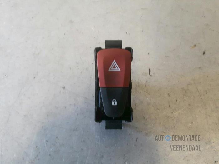 Panikbeleuchtung Schalter van een Renault Grand Scénic III (JZ) 1.5 dCi 105 2012
