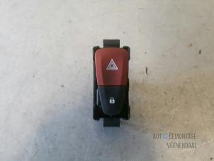 Used Panic lighting switch Renault Grand Scénic III (JZ) 1.5 dCi 105 Price € 8,00 Margin scheme offered by Autodemontage Veenendaal BV