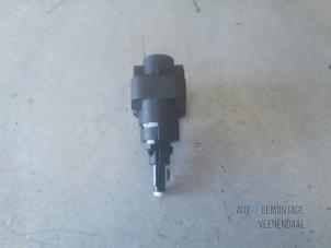 Used Brake light switch Volkswagen Fox (5Z) 1.2 Price € 5,00 Margin scheme offered by Autodemontage Veenendaal BV
