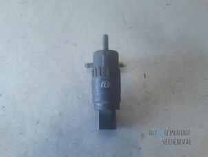 Used Windscreen washer pump Volkswagen Fox (5Z) 1.2 Price € 5,00 Margin scheme offered by Autodemontage Veenendaal BV