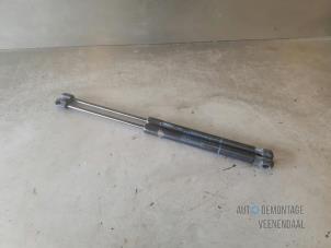 Used Set of tailgate gas struts Opel Astra H (L48) 1.6 16V Price € 7,00 Margin scheme offered by Autodemontage Veenendaal BV