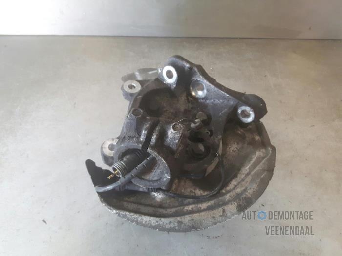 Knuckle, front right from a BMW 1 serie (E87/87N) 116i 1.6 16V 2005