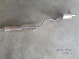 Used Exhaust central + rear silencer Renault Clio IV (5R) 1.2 16V Price € 75,00 Margin scheme offered by Autodemontage Veenendaal BV