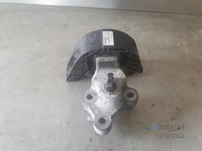 Used Engine mount Renault Clio IV (5R) 1.2 16V Price € 25,00 Margin scheme offered by Autodeleninkleur