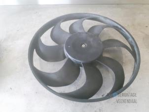 Used Cooling fans Renault Clio IV (5R) 1.2 16V Price € 30,00 Margin scheme offered by Autodemontage Veenendaal BV