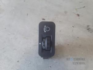 Used AIH headlight switch Peugeot 206 (2A/C/H/J/S) 1.6 16V Price € 5,00 Margin scheme offered by Autodemontage Veenendaal BV