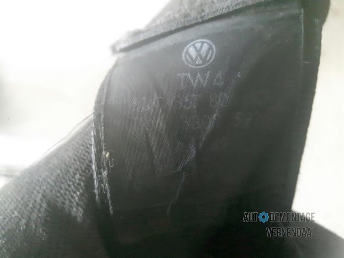 Rear seatbelt, right from a Volkswagen Polo IV (9N1/2/3) 1.9 SDI 2003