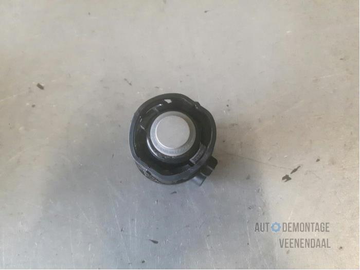 Usados Sensor PDC Mazda 2 (NB/NC/ND/NE) 1.4 16V Precio € 20,00 Norma de margen ofrecido por Autodeleninkleur