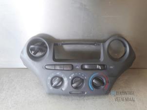 Used Heater control panel Toyota Yaris (P1) 1.0 16V VVT-i Price € 10,00 Margin scheme offered by Autodemontage Veenendaal BV