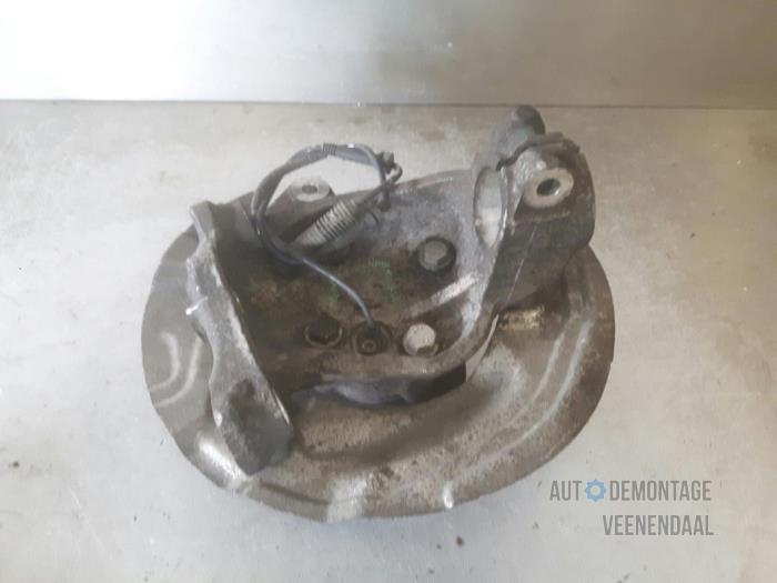 Knuckle, front left from a BMW 3 serie (E90) 320d 16V 2010