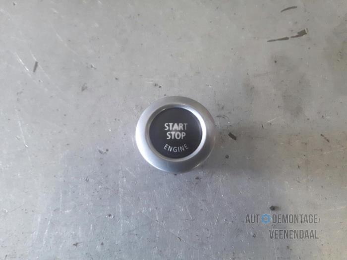 Start/Stopp Schalter van een BMW 3 serie (E90) 320d 16V 2010