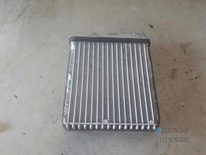 Heating radiator from a Volkswagen Golf VI (5K1) 1.6 TDI 16V 2010