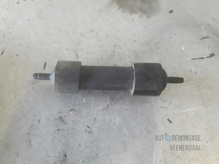 Vacuum valve from a Volkswagen Golf VI (5K1) 1.6 TDI 16V 2010