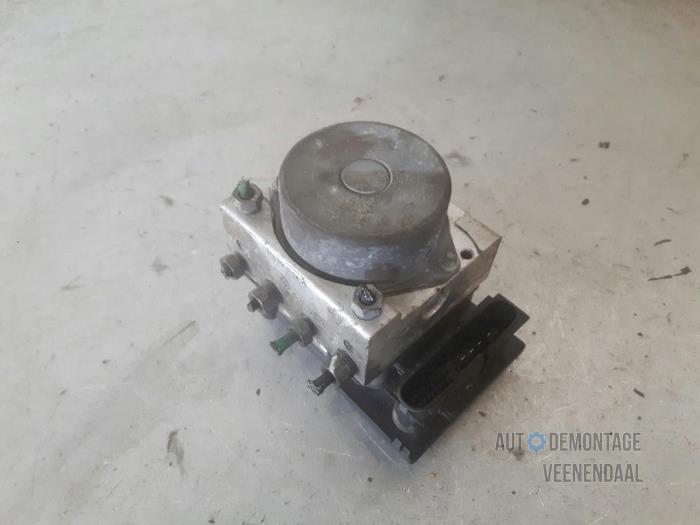 Usagé Bloc ABS Renault Scénic II (JM) 1.6 16V Prix € 38,50 Règlement à la marge proposé par Autodeleninkleur