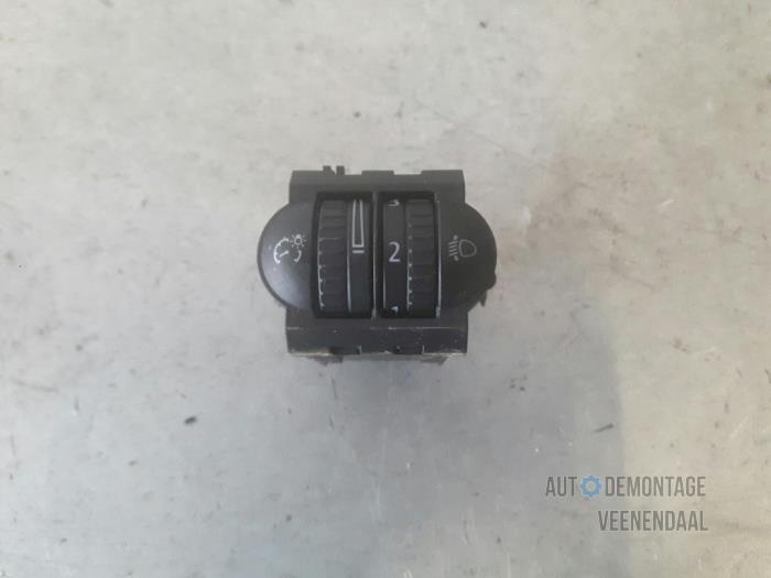 Headlight level height control switch