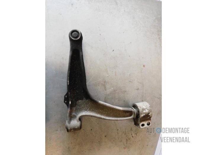 Front wishbone, left from a Opel Signum (F48) 2.2 DGI 16V 2004