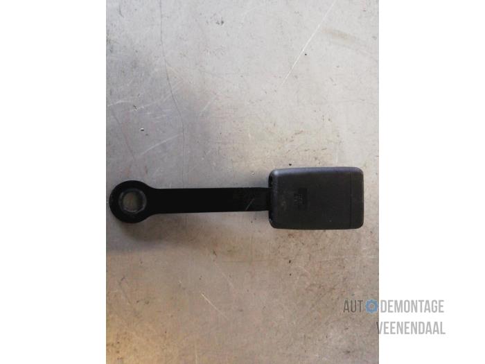 Front seatbelt buckle, right from a Nissan Micra (K13) 1.2 12V 2011