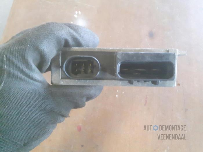 Glow plug relay from a Renault Kangoo (KC) 1.9 D 55 2000