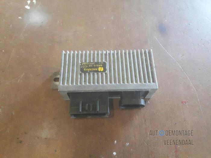 Glow plug relay from a Renault Kangoo (KC) 1.9 D 55 2000