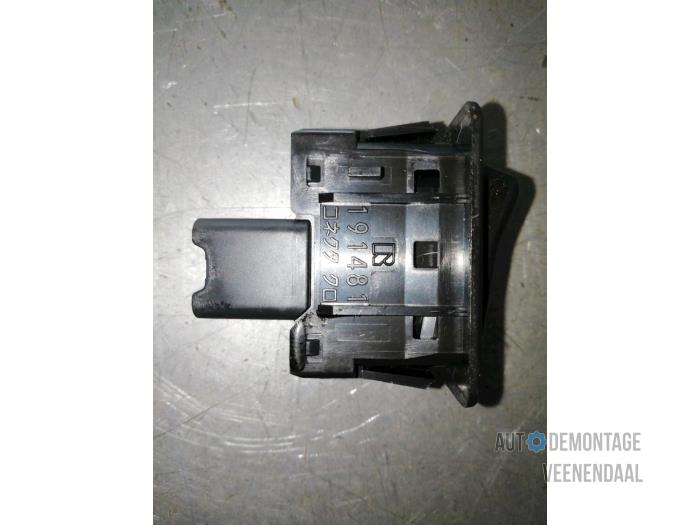 Interruptor de calefactor de asiento de un Mazda RX-8 (SE17) M5 2009