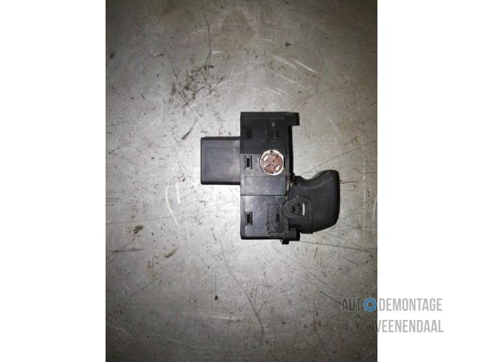 Electric window switch from a Volvo S80 (TR/TS) 2.5 D 2000