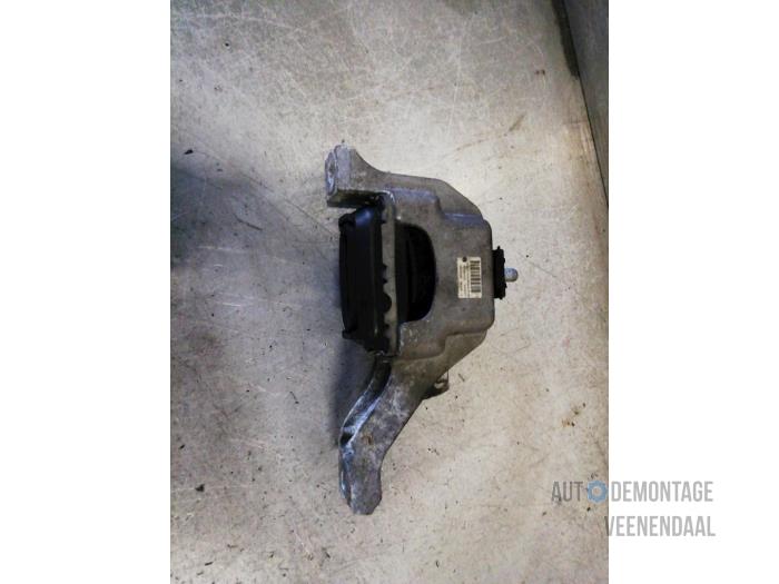 Used Engine mount Mini Mini (R56) 1.6 Cooper D 16V Price € 26,40 Margin scheme offered by Autodeleninkleur