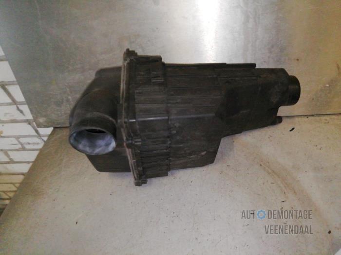 Gebrauchte Luftfiltergehäuse Peugeot 206 (2A/C/H/J/S) 1.4 XR,XS,XT,Gentry Preis € 27,50 Margenregelung angeboten von Autodeleninkleur