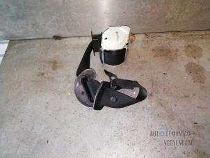 Used Front seatbelt, right BMW 1 serie (E87/87N) 120d 16V Price € 30,45 Margin scheme offered by Autodemontage Veenendaal BV