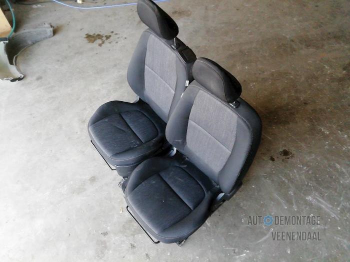 Seats front, left + right from a Kia Picanto (TA) 1.0 12V 2012